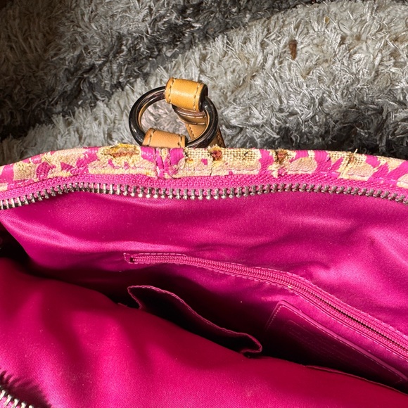 Coach - Picture 6 of 9